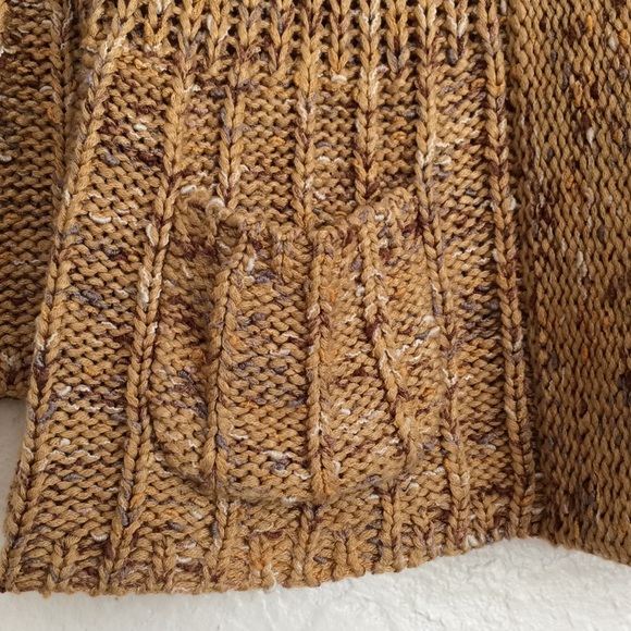 BCBG MaxAzria chunky cardigan, 3/4 bell sleeves - Picture 3 of 8